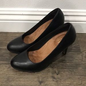 Clarks Heels